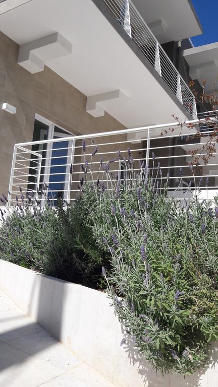 Via Del Faro Apartments Torre Canne Exterior photo