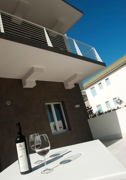 Via Del Faro Apartments Torre Canne Exterior photo